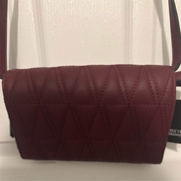 Simply Vera Wang Mauve Berry mini crossbody purse new with tags - Picture 6 of 7